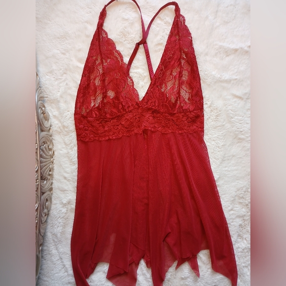 Elegant Red Lace Chemise - Picture 12 of 13